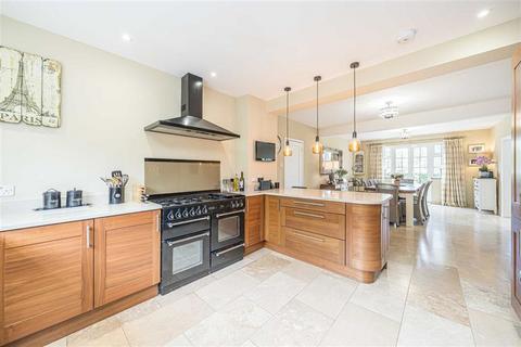 4 bedroom house for sale, Staines Road, Staines-Upon-Thames TW18