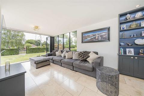 4 bedroom house for sale, Staines Road, Staines-Upon-Thames TW18