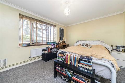 2 bedroom flat to rent, Haylett Gardens, Kingston Upon Thames KT1