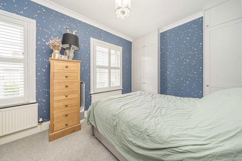 5 Rosehill, Hampton, TW12 2AB