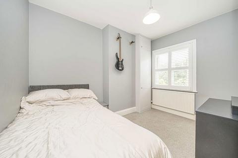 5 Rosehill, Hampton, TW12 2AB