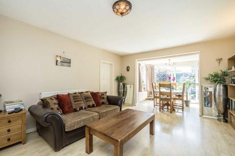 3 bedroom bungalow for sale, Hanworth Road, Hampton TW12