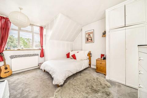 63 Ormond Drive, Hampton, TW12 2TP
