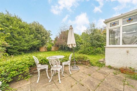 63 Ormond Drive, Hampton, TW12 2TP