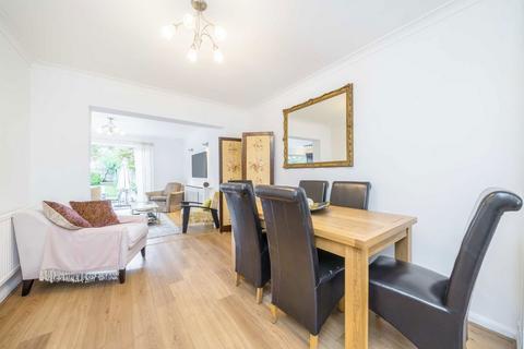 4 bedroom end of terrace house for sale, Longford Close, Hampton TW12