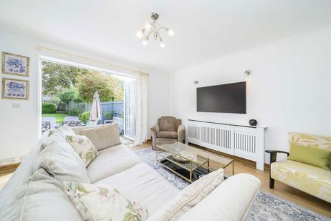 4 bedroom end of terrace house for sale, Longford Close, Hampton TW12