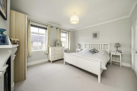 3 bedroom terraced house for sale, Park Place, Hampton TW12