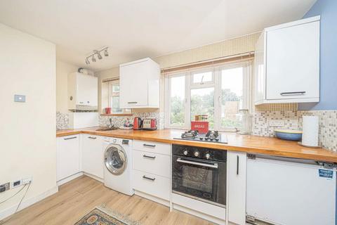 1 bedroom flat for sale, Chelsea Close, Hampton TW12