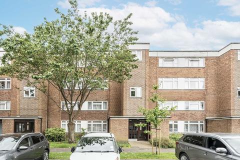 2 bedroom flat for sale, Taylor Close, Hampton TW12