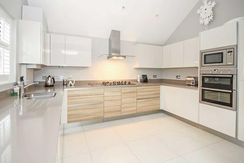 2 bedroom detached house for sale, Windmill Road, Hampton TW12