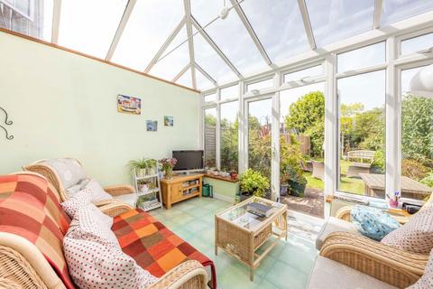 4 bedroom end of terrace house for sale, Oak Avenue, Hampton TW12