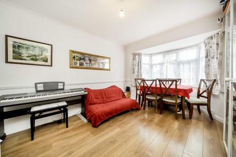 2 bedroom maisonette for sale, Amesbury Road, Feltham TW13