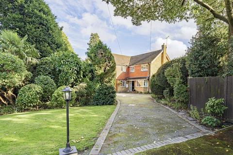 5 bedroom detached house for sale, Broadmead Close, Hampton TW12