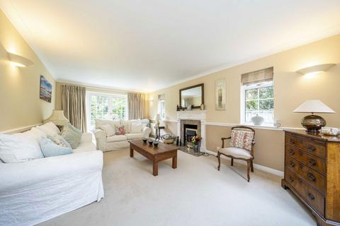 5 bedroom detached house for sale, Broadmead Close, Hampton TW12