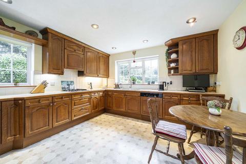 5 bedroom detached house for sale, Broadmead Close, Hampton TW12