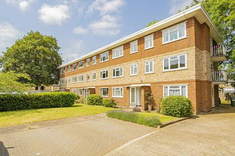 2 bedroom flat for sale, Chelsea Close, Hampton TW12