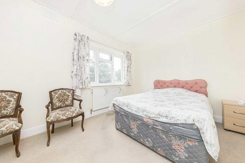 52 Bear Road, Feltham, TW13 6RA