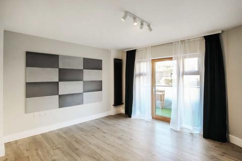 1 bedroom flat for sale, Spring Road, Feltham TW13