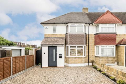 2 bedroom end of terrace house for sale, The Vale, Sunbury-On-Thames TW16