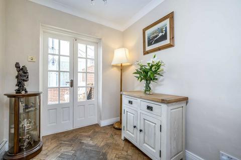 2 bedroom end of terrace house for sale, The Vale, Sunbury-On-Thames TW16