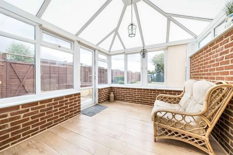 2 bedroom end of terrace house for sale, The Vale, Sunbury-On-Thames TW16