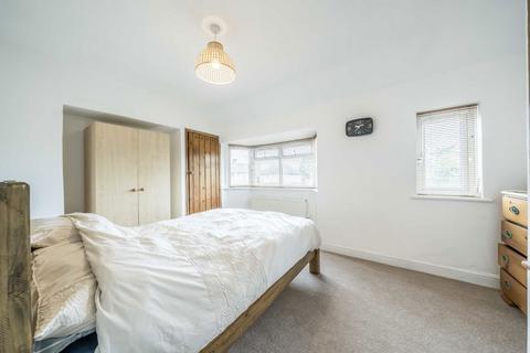 2 bedroom end of terrace house for sale, The Vale, Sunbury-On-Thames TW16