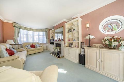 3 bedroom detached house for sale, Elizabeth Way, Hanworth Park TW13