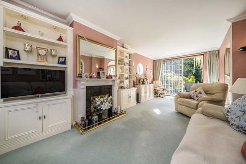 3 bedroom detached house for sale, Elizabeth Way, Hanworth Park TW13