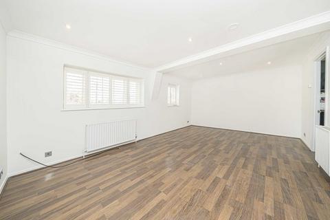 2 bedroom maisonette for sale, Ashley Road, Hampton TW12