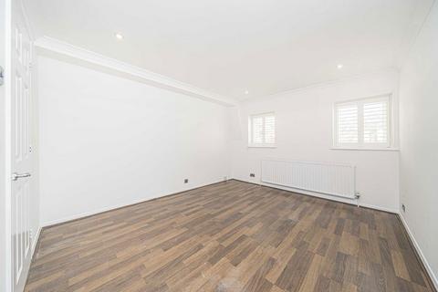 2 bedroom maisonette for sale, Ashley Road, Hampton TW12