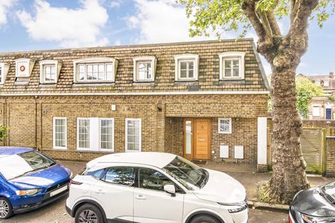 52 Ashley Road, Hampton, TW12 2HU