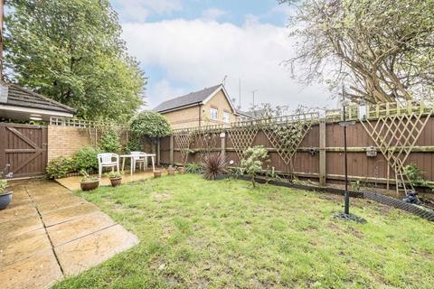 16 The Cygnets, Feltham, TW13 6NA