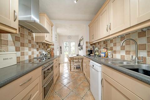 4 bedroom semi-detached house for sale, Buckingham Road, Hampton TW12