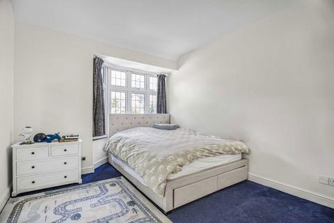 23 Cleveland Avenue, Hampton, TW12 2RD
