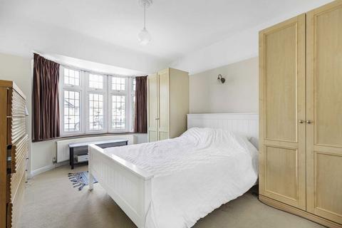 23 Cleveland Avenue, Hampton, TW12 2RD