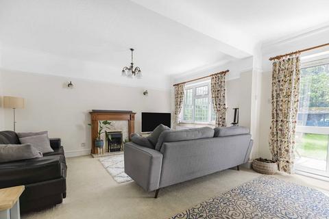 23 Cleveland Avenue, Hampton, TW12 2RD