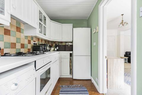 23 Cleveland Avenue, Hampton, TW12 2RD