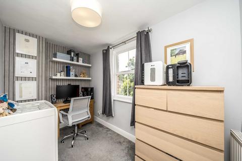 105a Hampton Road, Hampton Hill, Hampton, TW12 1JQ
