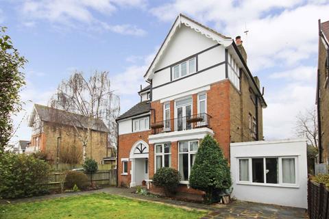 1 bedroom flat to rent, Wellington Road, Hampton Hill TW12