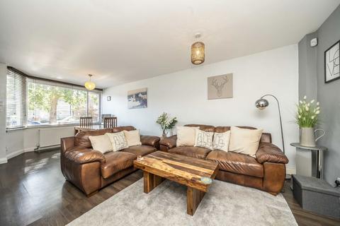 135 Hounslow Road, Hanworth, Feltham, TW13 6PX