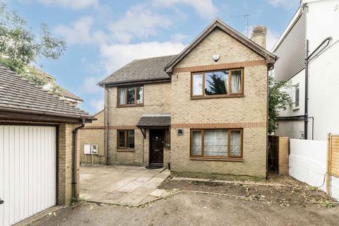 4 bedroom detached house to rent, Staines Road East, Sunbury-On-Thames TW16