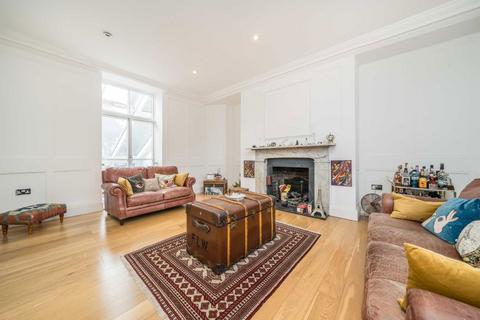 4 bedroom semi-detached house for sale, Thames Street, Hampton TW12