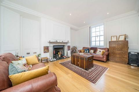 4 bedroom semi-detached house for sale, Thames Street, Hampton TW12