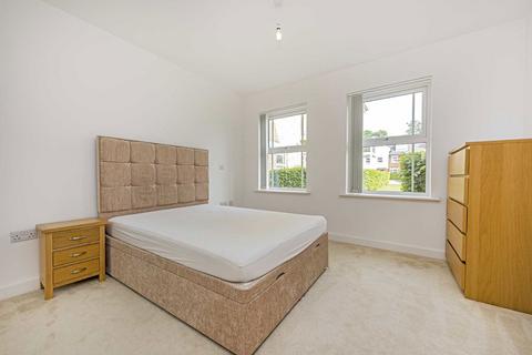 1 bedroom flat to rent, Dyas Road, Sunbury-On-Thames TW16