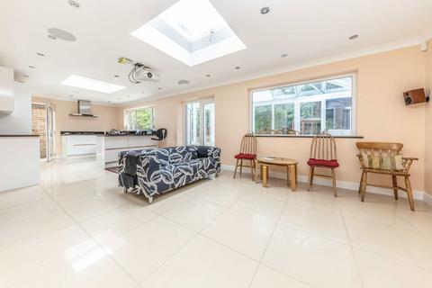 5 bedroom semi-detached house to rent, Ormond Drive, Hampton TW12