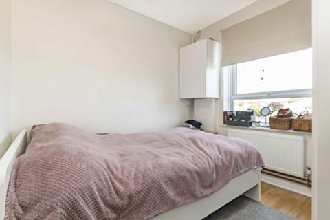 1 bedroom flat to rent, Richmond Road, Kingston Upon Thames KT2