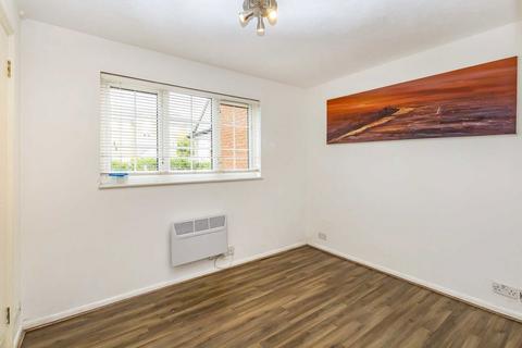 1 bedroom flat to rent, Sigrist Square, Kingston Upon Thames KT2