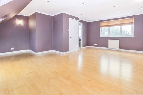 4 bedroom house to rent, Cheyne Hill, Surbiton KT5