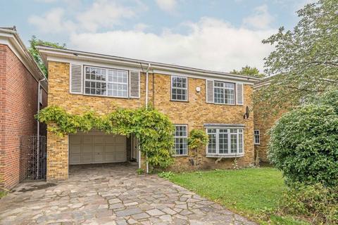 5 bedroom detached house to rent, Cotswold Close, Kingston Upon Thames KT2