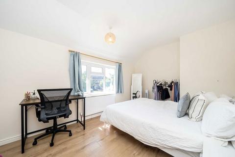 3 bedroom semi-detached house to rent, King Henrys Road, Kingston Upon Thames KT1